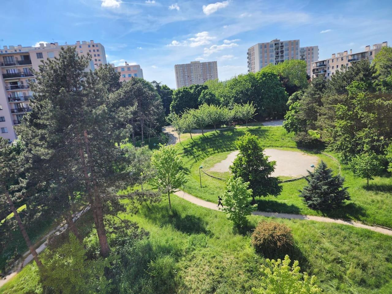 Grand Appartement 3 Chambres Disney - Paris - 82M2 Neuilly-sur-Marne Exteriör bild